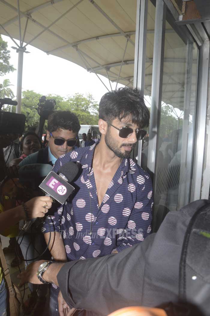 shahid kapoor, shahid kapoor wedding, mira rajput, mira rajput shahid kapoor, shahid kapoor marriage, shahid kapoor wedding card, shahid mira, shahid kapoor wedding card, shahid kapoor wedding invite, shahid kapoor news, shahid kapoor wedding news, shahid kapoor wedding details, shahid kapoor july 7, shahid kapoor mira wedding, ravish kapoor wedding cards, shahid kapoor ravish kapoor