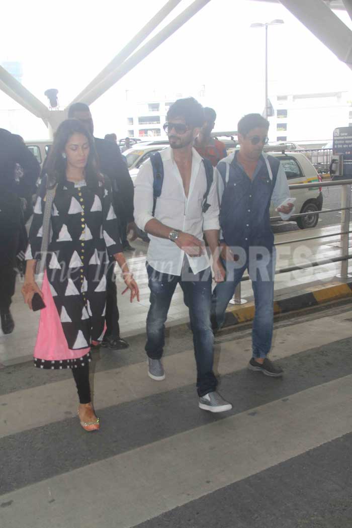 shahid kapoor, shahid kapoor wedding, shahid kapoor marriage, mira rajput, shahid mira, shahid kapoor mira rajput, shahid kapoor wedding pictures, shahid kapoor marriage pictures, shahid mira marriage pics, shahid kapoor mira rajput airport, shahid mira airport, shahid kapoor mumbai, mira rajput mumbai, shahid kapoor mira rajput pics, entertainment news, pankaj kapoor, supriya pathan, sanah kapoor, pankaj kapur