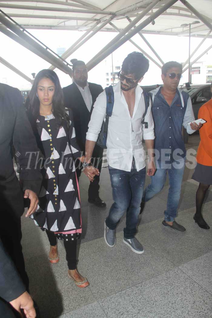 shahid kapoor, shahid kapoor wedding, shahid kapoor marriage, mira rajput, shahid mira, shahid kapoor mira rajput, shahid kapoor wedding pictures, shahid kapoor marriage pictures, shahid mira marriage pics, shahid kapoor mira rajput airport, shahid mira airport, shahid kapoor mumbai, mira rajput mumbai, shahid kapoor mira rajput pics, entertainment news, pankaj kapoor, supriya pathan, sanah kapoor, pankaj kapur