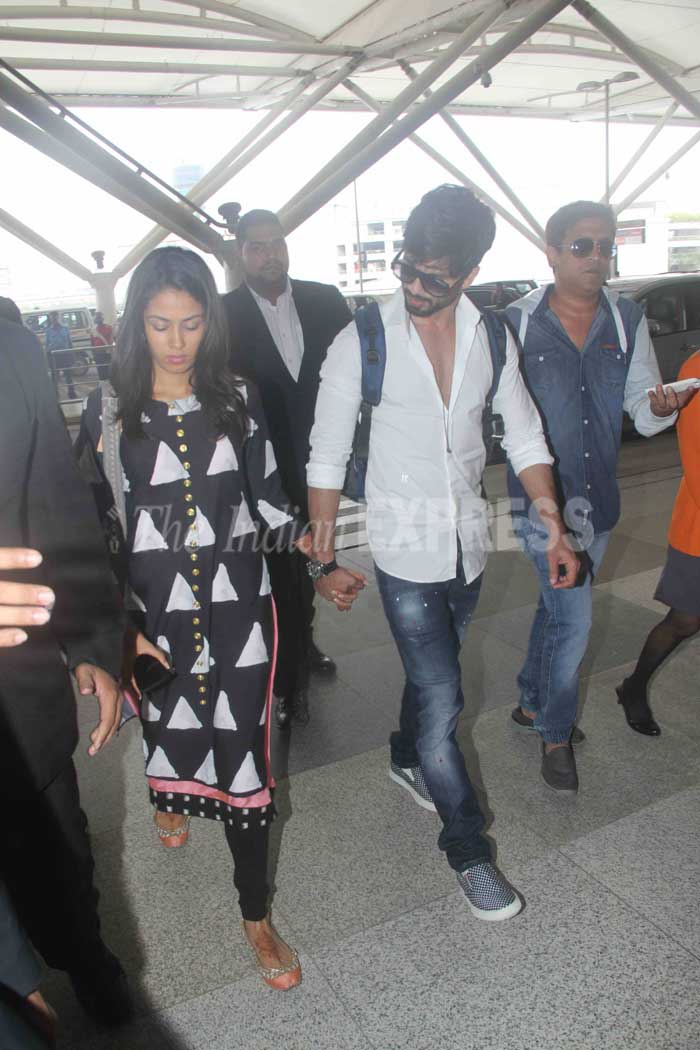 shahid kapoor, shahid kapoor wedding, shahid kapoor marriage, mira rajput, shahid mira, shahid kapoor mira rajput, shahid kapoor wedding pictures, shahid kapoor marriage pictures, shahid mira marriage pics, shahid kapoor mira rajput airport, shahid mira airport, shahid kapoor mumbai, mira rajput mumbai, shahid kapoor mira rajput pics, entertainment news, pankaj kapoor, supriya pathan, sanah kapoor, pankaj kapur