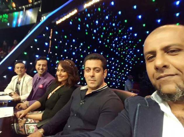 salman khan, salman, bajrangi bhaijaan, salman khan bajrangi bhaijaan, indian idol junior, indian idol, indian idol jr, salman khan indian idol jr, sonakshi sinha, salman khan indian idol pics, salman khan pics, salman khan pictures, entertainment, salman pics, bollywood pics, vishal dadlani, salman khan sonakshi sinha, sonakshi sinha pics, sonakshi sinha indian idol jr, bollywood