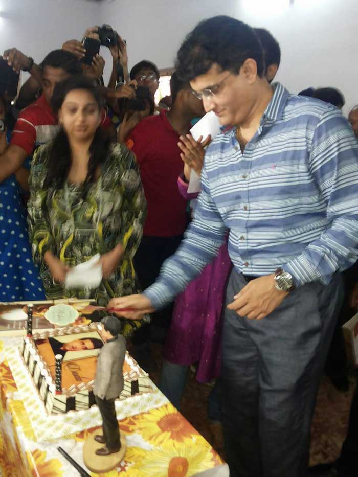 Happy birthday @sourav.kapoor07 💙 . . . . . . #cake #cakesforhim  #cakedecorating #cakedesign #cakesofinstagram #cakepainting #cakecakecake …  | Instagram