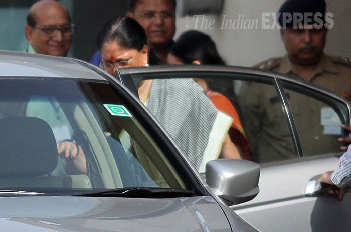 Narendra Modi, Sushma Swaraj, Vasundhara Raje, Smriti Irani, Pankaja Munde, Vijender Gupta, Azim Premji, Mukesh Anbani, Kumar Manglam Birla, Cyras Mistry, Anil Ambani, Anil Aggarwal, Massive landslide in Darjeeling, Indonesian plane crash, Digital India Launch, AAP, Aam Aadmi Party, Top frames