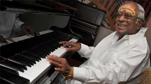 Thousands bid farewell to M.S. Viswanathan