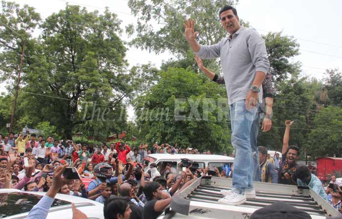 akshay kumar, sidharth malhotra, brothers, akshay kumar brothers, sidharth malhotra pics, sidharth malhotr brothers, akshay kumar pics, akshay sidhart, entertainment, bollywood