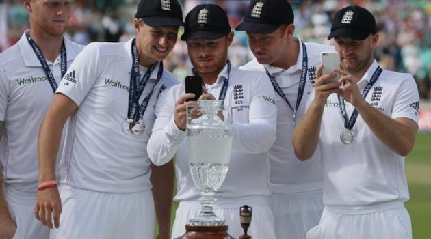 Ashes 2015: England lift The Urn at The Oval