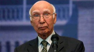 Pakistan does a balancing act by inviting Hurriyat to reception party for Sartaj Aziz