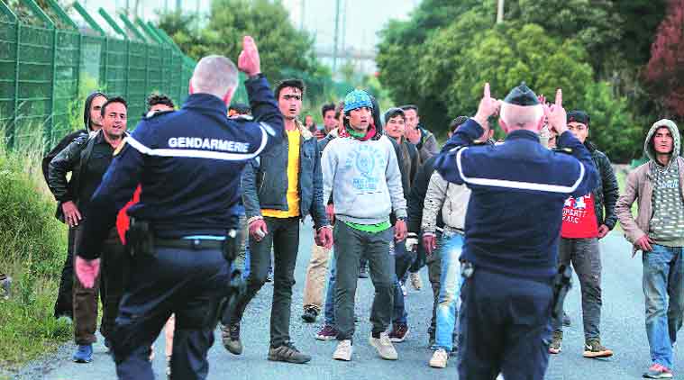 migrants, calais, calais migrants, france migrants, england migrants, french migrants, uk migrants, euro tunnel, eurotunnel, euro migrants, europe migrants, world news