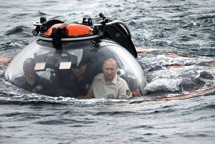 Vladimir Putin, Vladimir Putin Crimea, Crimea Black sea, Crimea Black sea, Crimea, Byzantine trading ship, sunk ship black sea, merchant ship black sea, Vladimir Putin news, pictures, picture gallery, indian express picture gallery, indian express news