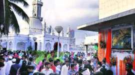Haji Ali, Haji Ali Dargah, Trupti Desai, AIMIM, Haji Rafat Hussain, Shani Shingnapur, Women Entry Temples, Mumbai Dargah, Mumbai Haji Ali, Mosque, Mumbai News, BRB, Bhumrata Ranragini Brigade, India News