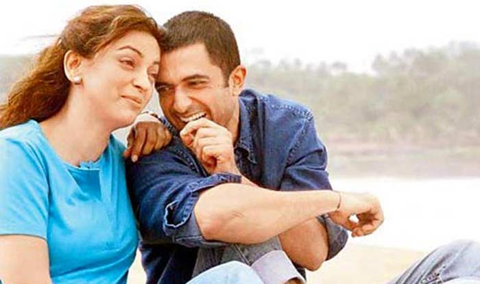 Shah Rukh Khan, Aishwarya Rai Bachchan, Ranveer Singh, Priyanka Chopra, Divya Dutta, Farhan Akhtar, Arbaaz Khan, Kajol, Salman Khan, Tabu, Asin, Abhishek Bachchan, Hrithik Roshan, Karisma Kapoor, Kareena Kapoor Khan, Suniel Shetty, Genelia D'Souza, Prateik Babbar, Juhi Chawla, Sanjay Suri, Shweta Prasad, Shreyas Talpade, Dev Anand, Zeenat Aman, bollywood siblings, bollywood brother sister, on screen brother sister jodi, entertainment, bollywood
