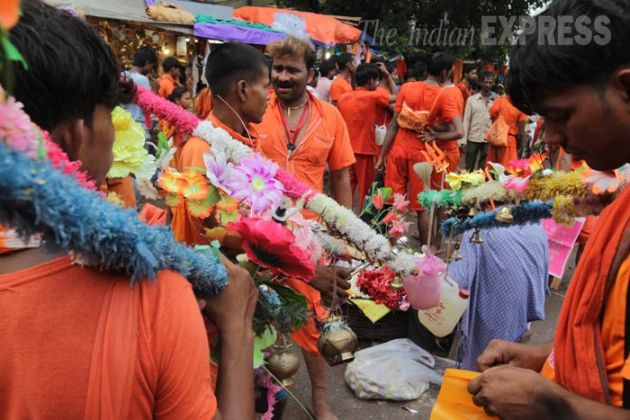 Kanwar Yatra, Maha Shivratri, Lord Shiva, Kanwariyas, Kanwar Yatra 2015, Shiva Devotees, Varanasi, Kashi Vishwanath, Baidyanath, Devghar, Haridwar, Gaumukh, Gangotri, Uttarakhand, Sultanganj, Dashashwamedh