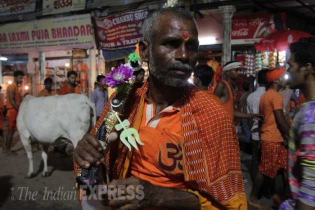 Kanwar Yatra, Maha Shivratri, Lord Shiva, Kanwariyas, Kanwar Yatra 2015, Shiva Devotees, Varanasi, Kashi Vishwanath, Baidyanath, Devghar, Haridwar, Gaumukh, Gangotri, Uttarakhand, Sultanganj, Dashashwamedh