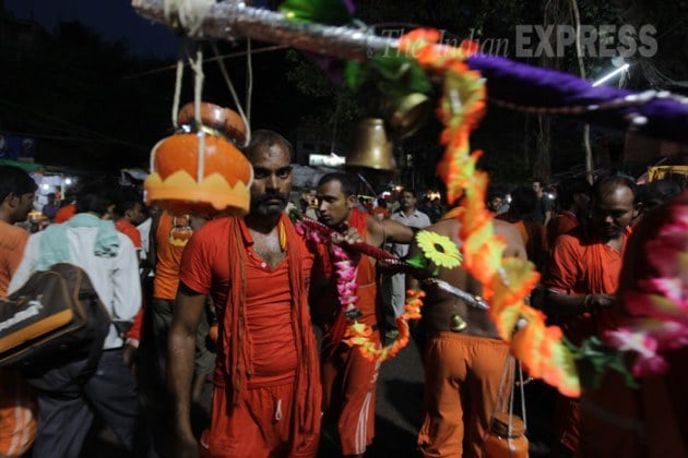 Kanwar Yatra, Maha Shivratri, Lord Shiva, Kanwariyas, Kanwar Yatra 2015, Shiva Devotees, Varanasi, Kashi Vishwanath, Baidyanath, Devghar, Haridwar, Gaumukh, Gangotri, Uttarakhand, Sultanganj, Dashashwamedh