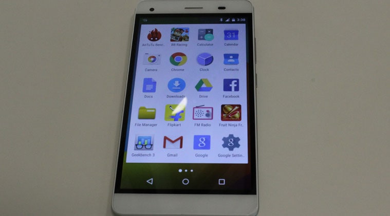 Lava Pixel V1 runs stock Android and has 5.5-inch HD screen.