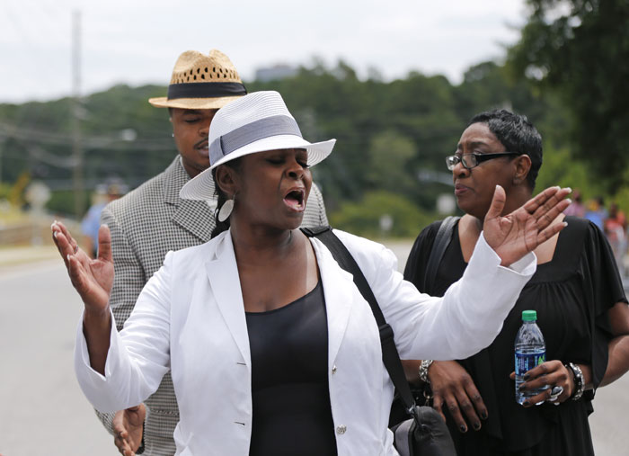 bobbi kristina brown, bobbi kristina brown funeral, bobbi kristina brown death, bobbi kristina brown dies, bobbi kristina brown funeral pics, bobby bron, bobby brown daughter, bobby brown bobbi kristina brown, entertainment