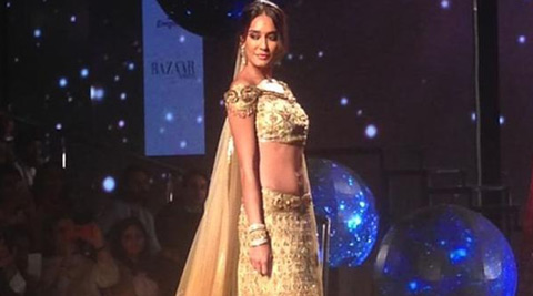 Lisa Haydon dazzles IBFW stage for Tarun Tahiliani