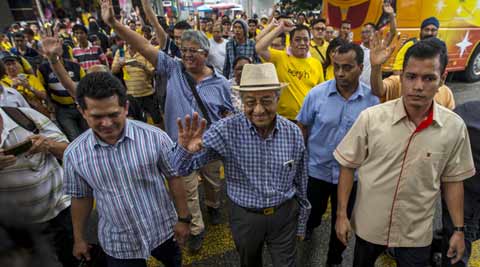 Malaysia protest, Malaysia PM, Najib Razak, Mahathir Mohamad, Malaysia anti-government protest, Najib corruption charges, Malaysia news, asia news, world news