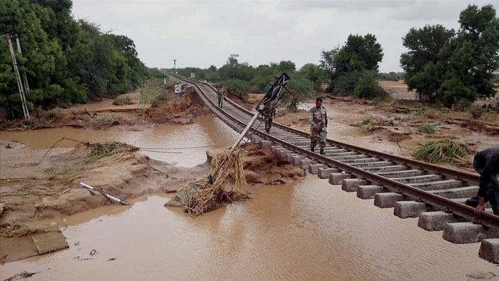Manipur, Manipur Floods, manipur Landslide, Imphal Floods, Kolkata Floods, Odisha Floods, Bengal Floods, Floods in Manipur, Landslide in Manipur, Heavy rainfall in Manipur, 20 killed in Manipur, 20 Killed in manipur Landslide, india News