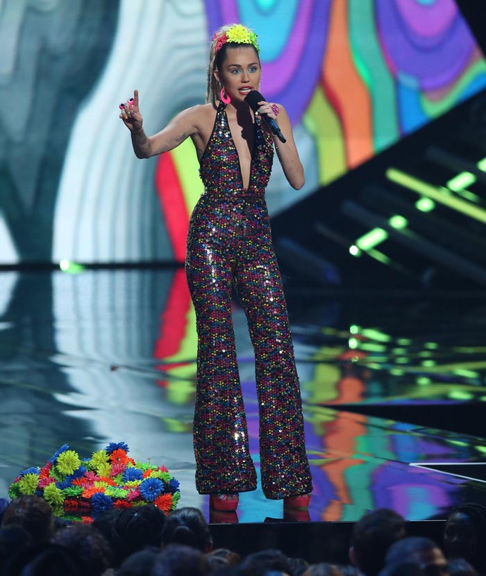 Miley Cyrus, MTV VMAs 2015