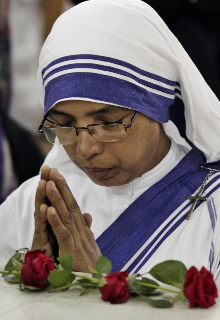 Mother Teresa, Mother Teresa Birth Anniversay, Mother Teresa 105th Birth Anniversary, Mother Teresa Quotes, Mother Teresa Photos, Mother Teresa Death, Mother Teresa History, Mother Teresa Young, Mother Teresa Images, Mother Teresa Missionaries, Mother Teresa Charity, Mother Teresa in India, Mother Teresa Birth Anniversary Celebration, Mother Teresa news