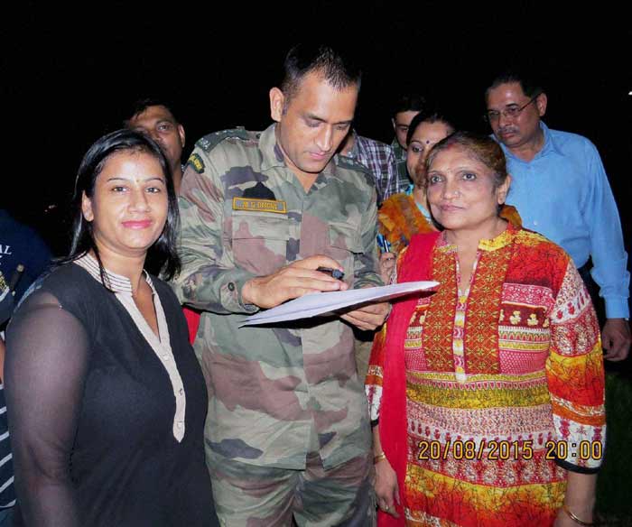 MS Dhoni, Mahendra Singh Dhoni, Dhoni, MS Dhoni India, MSD, Indian Army, India Army, Amry India, MS Dhoni Indian Army, Indian Army MS Dhoni, Indian Army Photos, MS Dhoni photos, cricket photos, army photos, cricket