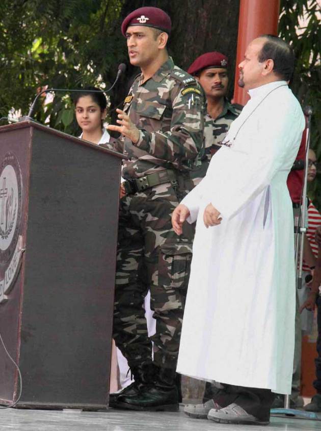 MS Dhoni, Mahendra Singh Dhoni, Dhoni, MS Dhoni India, MSD, Indian Army, India Army, Amry India, MS Dhoni Indian Army, Indian Army MS Dhoni, Indian Army Photos, MS Dhoni photos, cricket photos, army photos, cricket