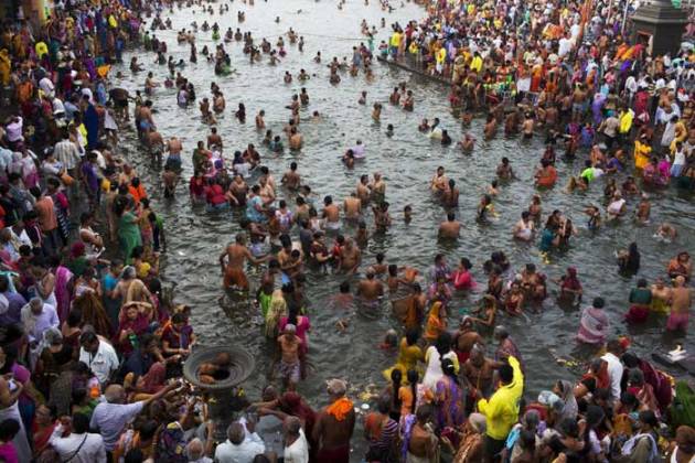 Kumbh Mela ‘shravan Shudha First Snan Thousand Of Devotees Take Dip On The Banks Of Godavari 