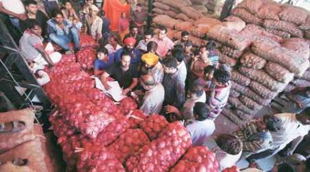 onions, onions hoarding, MMTC, Pakistan, Egypt, China, Afghanistan, onions, india import onions, NAFED, india news, indian markets, news