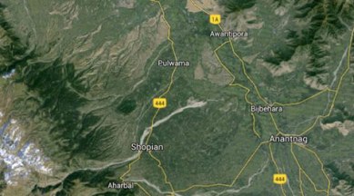 militant attack, militant attack today, no injuries, terrorist attack in Pulwama, no casualties, militant attack on police post, Pulwama police post attack, Kakapora, India news, Indian Express