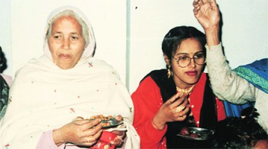 Radhe Maa, Radhe Maa dowry case, Radhe Maa bail plea, radha maa controversy, radhe maa complaint, Radhe Maa mumbai, Radhe maa mumbai police, Godwoman Radhe Maa, Radhe Maa dowry demand, Radhe Maa Bhavan, Kandivali police station, Radhe Maa Kandivali police station, Sukhvinder Kaur, Sukhvinder Kaur aka Radhe Maa, Radhe maa latest news, mumbai news, india news