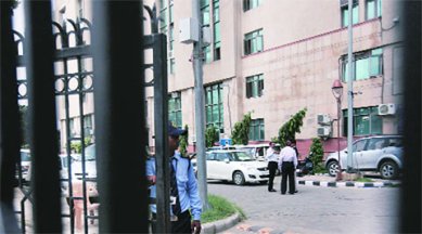 Saket, Saket court, Saket court firecracker, delhi police, saket court complex, saket court complex firecracker, saket court choas, delhi news