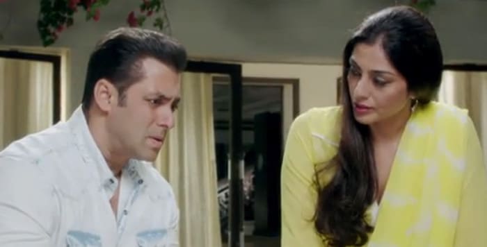 Shah Rukh Khan, Aishwarya Rai Bachchan, Ranveer Singh, Priyanka Chopra, Divya Dutta, Farhan Akhtar, Arbaaz Khan, Kajol, Salman Khan, Tabu, Asin, Abhishek Bachchan, Hrithik Roshan, Karisma Kapoor, Kareena Kapoor Khan, Suniel Shetty, Genelia D'Souza, Prateik Babbar, Juhi Chawla, Sanjay Suri, Shweta Prasad, Shreyas Talpade, Dev Anand, Zeenat Aman, bollywood siblings, bollywood brother sister, on screen brother sister jodi, entertainment, bollywood