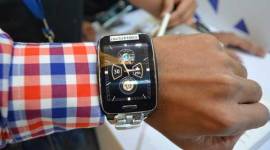 Samsung-GearS-480 Samsung, Tizen, Circular Display, Galaxy Gear smartwatch with circular display, rotating bezel, Tizen Developer Summit, Tizen Developer Summit Bengaluru, Bengaluru, Developers, Tizen OS, OS of Everything, Tizen smartphones, Tizen wearables, Tizen TVs, Samsung Consumer appliances, Samsung Z1, Samsung Gear S, smartphone, tech news, gadget news, mobile news, technology