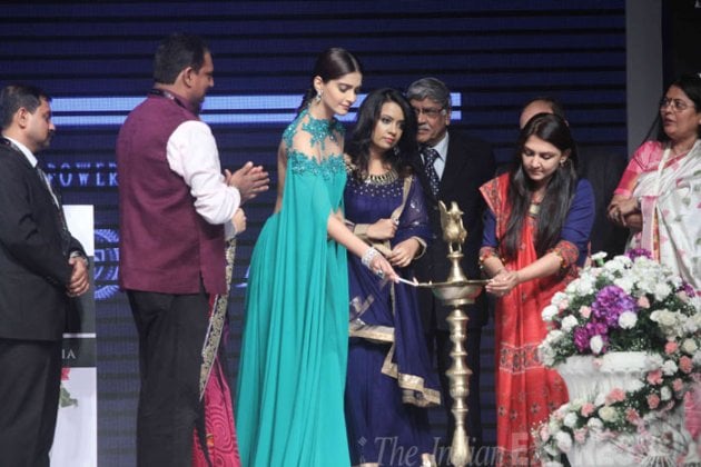 Sonam Kapoor, Sonam Kapoor IIJW, IIJW 2015, India International Jewellery Week,