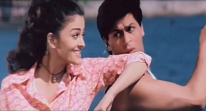 Shah Rukh Khan, Aishwarya Rai Bachchan, Ranveer Singh, Priyanka Chopra, Divya Dutta, Farhan Akhtar, Arbaaz Khan, Kajol, Salman Khan, Tabu, Asin, Abhishek Bachchan, Hrithik Roshan, Karisma Kapoor, Kareena Kapoor Khan, Suniel Shetty, Genelia D'Souza, Prateik Babbar, Juhi Chawla, Sanjay Suri, Shweta Prasad, Shreyas Talpade, Dev Anand, Zeenat Aman, bollywood siblings, bollywood brother sister, on screen brother sister jodi, entertainment, bollywood