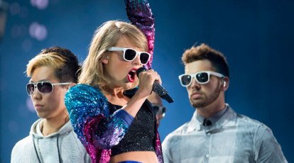 Sparks fly as Canadians descend on Seattle for Taylor Swift concerts, Blue  Jays games this weekend