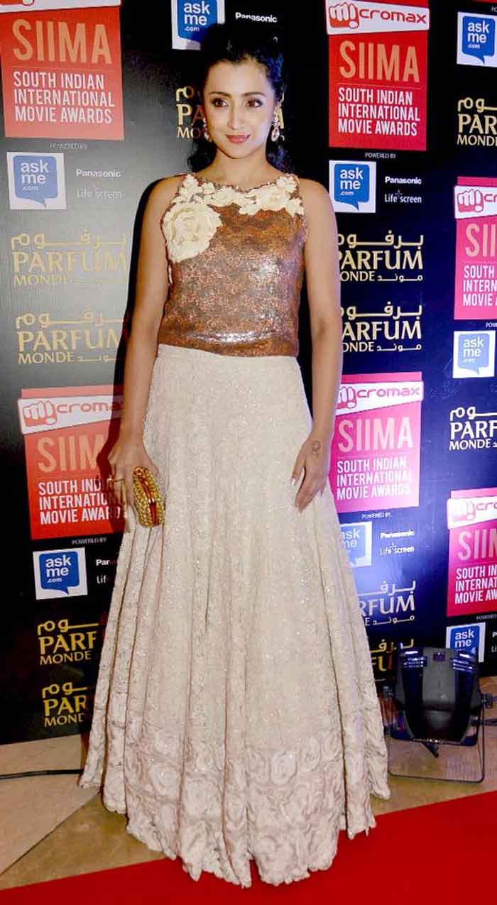 Shruti Haasan, Baahubali, Rana Daggubati, SIIMA 2015, Dhanush, Malaika Arora Khan, Drishyam, Shriya Saran, Taapsee Pannu, Trisha Krishnan, Adah Sharma, Amyra Dastur, Allu Arjun, Allu Sirish, Amy Jackson, Hansika Motwani, Bhumika Chawla, Daggubati Venkatesh, Neil Nitin Mukesh, Kriti Kharbanda, Mohanlal, Pranitha Subhash, Shilpi Sharma, Taaha Shah, Nikesha Patel, Nivin Pauly, Prithviraj Sukumaran, Raai Laxmi, Rashi Khanna, Riyaz Khan, Anirudh Ravichander