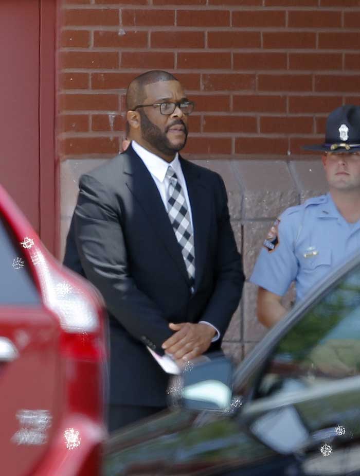 bobbi kristina brown, bobbi kristina brown funeral, bobbi kristina brown death, bobbi kristina brown dies, bobbi kristina brown funeral pics, bobby bron, bobby brown daughter, bobby brown bobbi kristina brown, entertainment