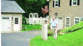 corbusier, US teacher, open hand monumne,t monument replica, monumnet in lawn, chandigarh news, indian express