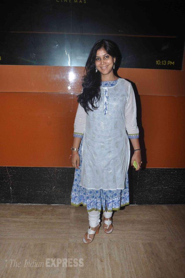 Kapil Sharma, kis kisko pyaar karoon, kapil, kapil sharma kkpk, kapil sharma mother, kapil sharma pics, Janak Rani, Comedy Nights With Kapil, Kiku Sharda, Rahul Mahajan, Roshni Chopra, Ali Asgar, Sunil Grover, Upasna Singh, Neeraj Bhardwaj, Sakshi Tanwar, Abbas-Mustan, TV Jay Bhanushali, Mahi Vij, Varun Sharma, Tusshar Kapoor, Shweta Tiwari, Ravi Kishan, Karanvir Bohra, Teejay Sidhu, Raju Shrivastava, Sargun Mehta, Rashmi Desai, Nandish Sandhu, Ragini Khanna, Anup Soni, Juhi Babbar, Karan Tacker