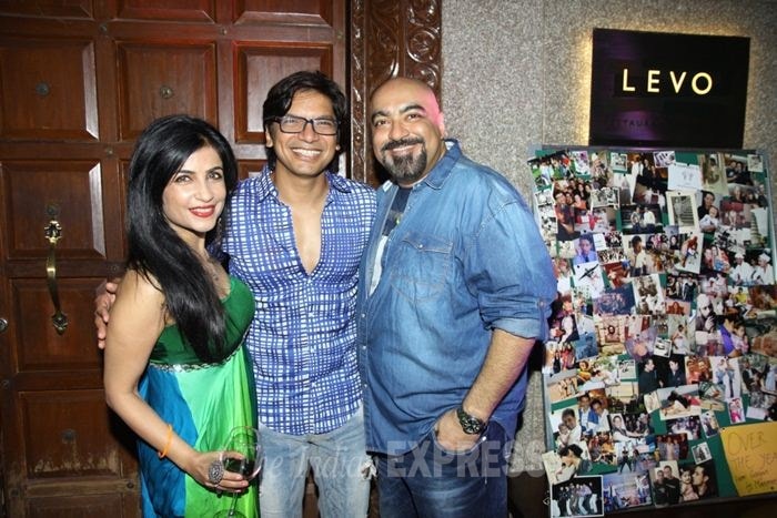 Karishma Tanna, Prabhudheva, Manmeet, Meet Bros, happy birthday manmeet, Karanvir Bohra, Teejay, Vahbbiz Dorabee, Vivian D'sena, Sunil Grover, Ayesha Jhulka, Shibani Kashyap, Bhushan Kumar, Sajid, Raja Mukherjee, Anjjan, Sunil Grover, Shaan, Evelyn Sharma, Rocky S, Karim Morani, Monali Thankur, Simple Kaur, bollywood, entertainment
