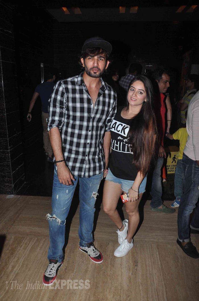 Kapil Sharma, kis kisko pyaar karoon, kapil, kapil sharma kkpk, kapil sharma mother, kapil sharma pics, Janak Rani, Comedy Nights With Kapil, Kiku Sharda, Rahul Mahajan, Roshni Chopra, Ali Asgar, Sunil Grover, Upasna Singh, Neeraj Bhardwaj, Sakshi Tanwar, Abbas-Mustan, TV Jay Bhanushali, Mahi Vij, Varun Sharma, Tusshar Kapoor, Shweta Tiwari, Ravi Kishan, Karanvir Bohra, Teejay Sidhu, Raju Shrivastava, Sargun Mehta, Rashmi Desai, Nandish Sandhu, Ragini Khanna, Anup Soni, Juhi Babbar, Karan Tacker