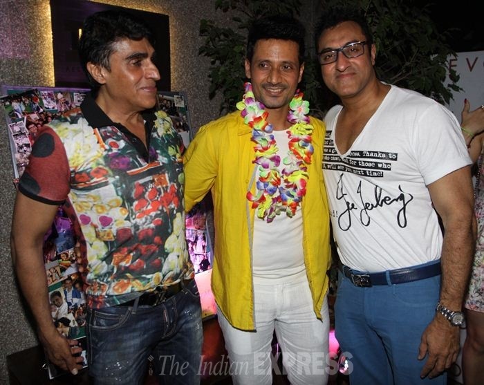Karishma Tanna, Prabhudheva, Manmeet, Meet Bros, happy birthday manmeet, Karanvir Bohra, Teejay, Vahbbiz Dorabee, Vivian D'sena, Sunil Grover, Ayesha Jhulka, Shibani Kashyap, Bhushan Kumar, Sajid, Raja Mukherjee, Anjjan, Sunil Grover, Shaan, Evelyn Sharma, Rocky S, Karim Morani, Monali Thankur, Simple Kaur, bollywood, entertainment
