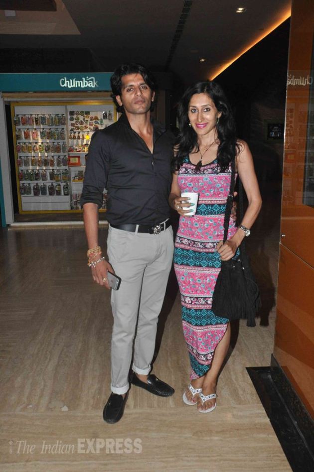 Kapil Sharma, kis kisko pyaar karoon, kapil, kapil sharma kkpk, kapil sharma mother, kapil sharma pics, Janak Rani, Comedy Nights With Kapil, Kiku Sharda, Rahul Mahajan, Roshni Chopra, Ali Asgar, Sunil Grover, Upasna Singh, Neeraj Bhardwaj, Sakshi Tanwar, Abbas-Mustan, TV Jay Bhanushali, Mahi Vij, Varun Sharma, Tusshar Kapoor, Shweta Tiwari, Ravi Kishan, Karanvir Bohra, Teejay Sidhu, Raju Shrivastava, Sargun Mehta, Rashmi Desai, Nandish Sandhu, Ragini Khanna, Anup Soni, Juhi Babbar, Karan Tacker