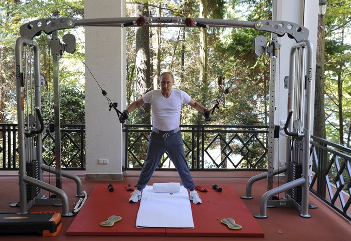 Vladimir Putin, Barack Obama, Xi Jinping, Syrian Child, World War 2, Europe Migrant Crisis, Burning Man 2015, Carnivals of Mirror, Syrian Migrants, Syrian Boat Capsize, Budapest migrants, Budapest, Vladimir Putin Exercise, Vladimir Putin Gym, Vladimir Putin Workout, 70th Anniversary world war two, Syrian civil War, Hungary migrants