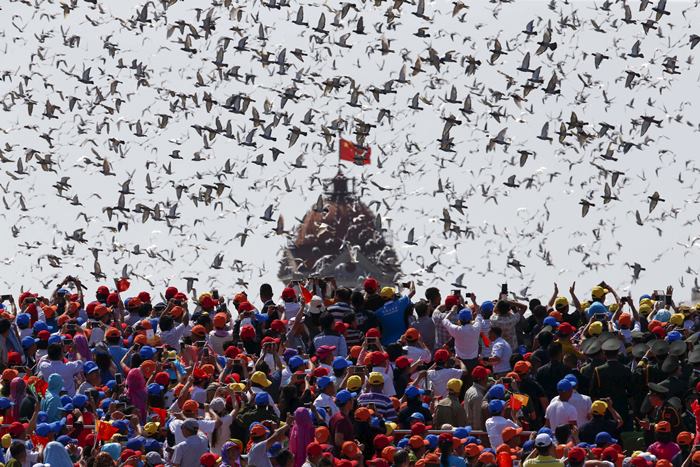 Vladimir Putin, Barack Obama, Xi Jinping, Syrian Child, World War 2, Europe Migrant Crisis, Burning Man 2015, Carnivals of Mirror, Syrian Migrants, Syrian Boat Capsize, Budapest migrants, Budapest, Vladimir Putin Exercise, Vladimir Putin Gym, Vladimir Putin Workout, 70th Anniversary world war two, Syrian civil War, Hungary migrants