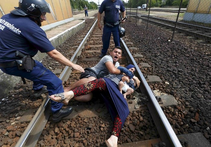 Vladimir Putin, Barack Obama, Xi Jinping, Syrian Child, World War 2, Europe Migrant Crisis, Burning Man 2015, Carnivals of Mirror, Syrian Migrants, Syrian Boat Capsize, Budapest migrants, Budapest, Vladimir Putin Exercise, Vladimir Putin Gym, Vladimir Putin Workout, 70th Anniversary world war two, Syrian civil War, Hungary migrants