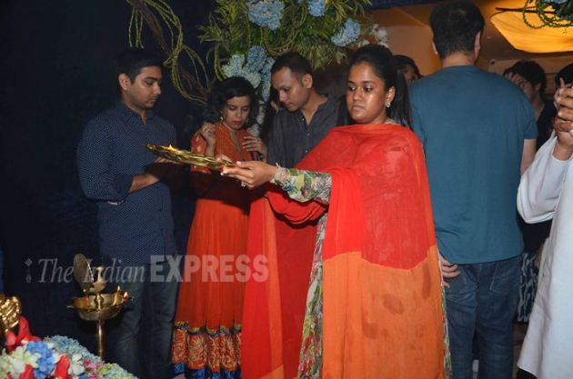 Salman Khan, salman khan ganesh chaturthi, salman khan aarti, salman khan aarti pics, salman khan pics, salman khan latest pics, salman khan latest pictures, Ganpati Visarjan, ganesh chaturthi, Salim Khan, Salma Khan, Helen, Ganpati Bappa, Arbaaz Khan, arpita khan sharma, Alvira Khan, Sohail Khan, Aayush Sharma, Elli Avran, Huma Qureshi, Saqib Saleem, Pulkit Samrat, Subhash Ghai, Shera, Daisy Shah, Sneha Ullal, entertainment, bollywood