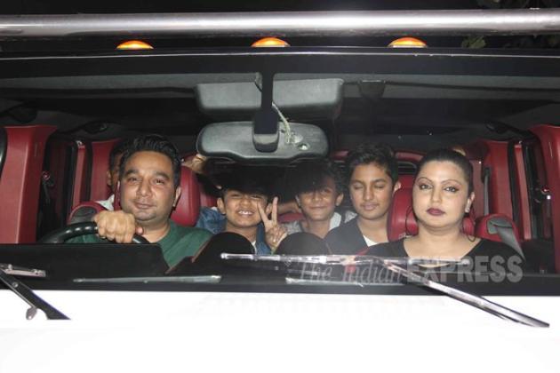 kapil sharma, kapil sharma movie, kapil sharma debut film, kapil sharma kis kisko pyaar karoon, kapil sharma kkpk, kapil sharma kkpk screening, kis kisko pyaar karoon screening, kkpk screening, ranveer singh, ranveer singh kapil sharma, sonu sood, malaika arora khan, arbaaz khan, ameesha patel, elli avram, manjari phadnis, simran kaur mundi, sai lokur, abbas mustan